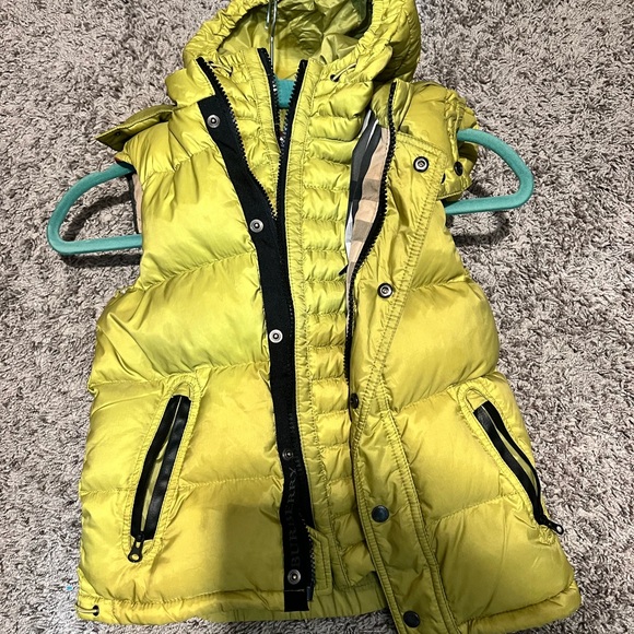 Burberry Lime Unisex Double Puffer Vest. Size 4. Excellent condition - Picture 2 of 5